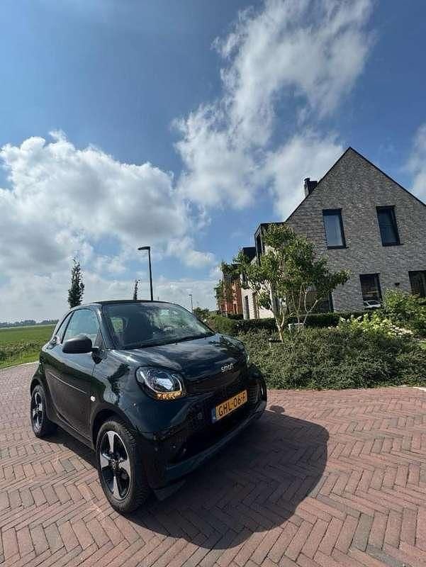 Gebruikt 2021 Smart ForTwo Electric Drive Passion Coupé | € 12.650 (Iets duurder) - Afbeelding 1/1
