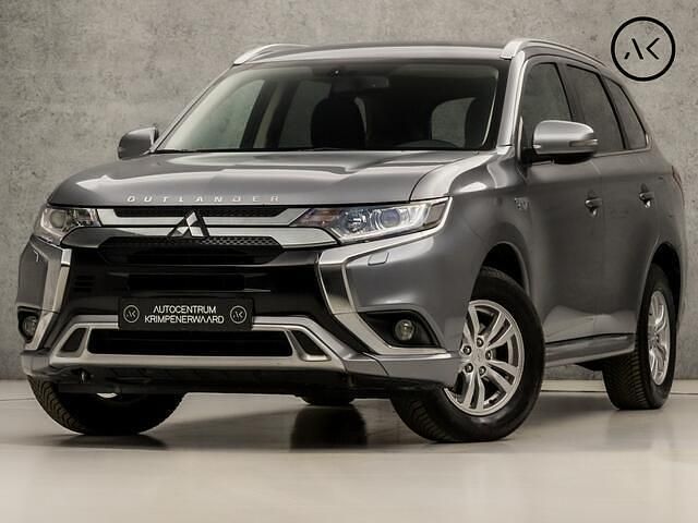 Grijs Occasion 2018 Mitsubishi Outlander SUV | € 17.445 (Eerlijke prijs) - Afbeelding 1/4