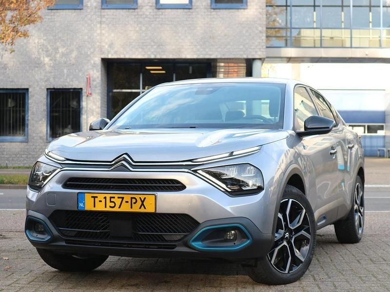 Grijs Occasion 2023 Citroën e-C4 Feel Sedan | € 19.945 (Eerlijke prijs) - Afbeelding 1/1