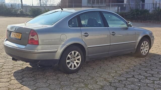 Occasion VW Passat 131 PK (96 kW) 2004 Grijs Sedan