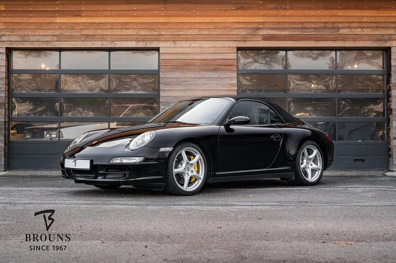 Zwart Gebruikt 2005 Porsche 911 Carrera 4S Cabriolet Cabriolet | € 75.997 (Eerlijke prijs) - Afbeelding 1/4