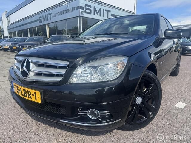 Zwart Gebruikt 2009 Mercedes C180 Sedan | € 8.450 (Eerlijke prijs) - Afbeelding 1/4