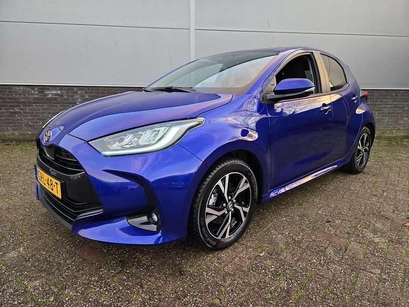 Blauw Gebruikt 2024 Toyota Yaris Hybrid Edition Hatchback | € 25.980 (Eerlijke prijs) - Afbeelding 1/4