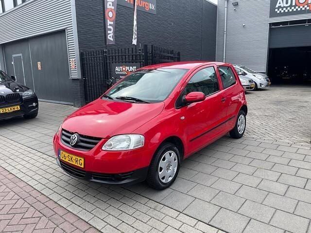 Rood Gebruikt 2006 VW Fox Trendline Hatchback | € 1.499 (Eerlijke prijs) - Afbeelding 1/4