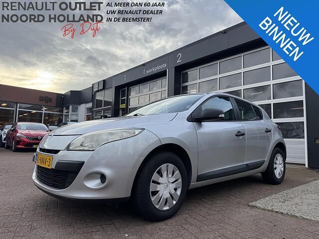 Grijs Gebruikt 2010 Renault Mégane III Business Hatchback | € 5.750 (Eerlijke prijs) - Afbeelding 1/4