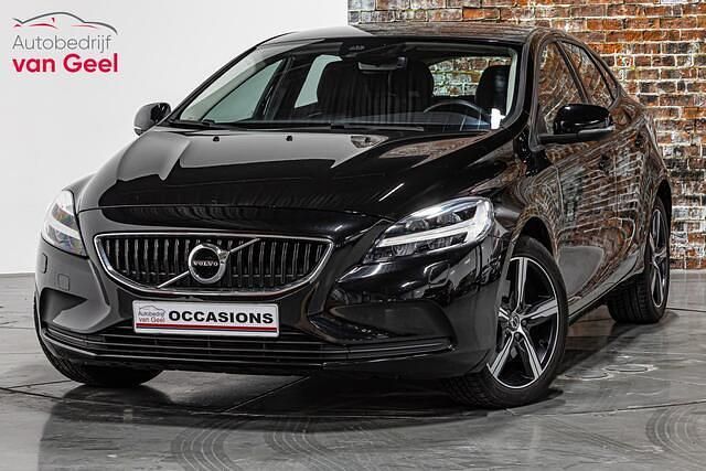 Occasion Volvo V40 Momentum 153 PK (112 kW) 2017 Zwart Hatchback