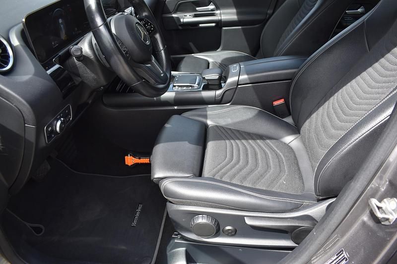 Occasion Mercedes B180 Business 136 PK (100 kW) 2019 Grijs MPV