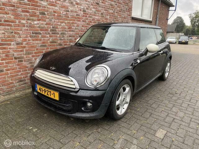 Zwart Gebruikt 2011 Mini ONE Business Hatchback | € 3.500 (Eerlijke prijs) - Afbeelding 1/4