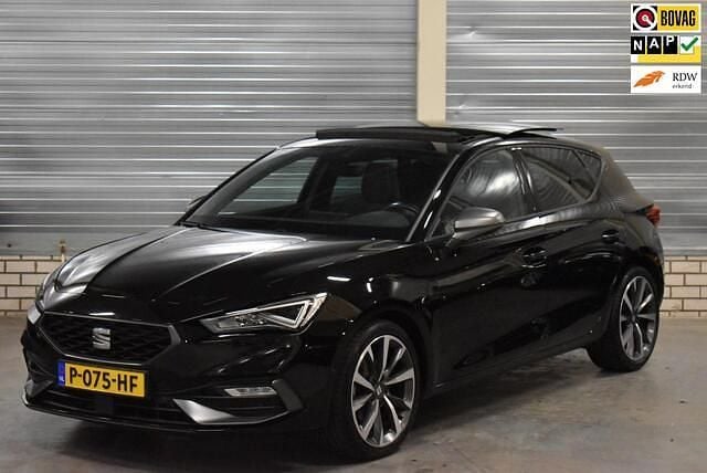 Zwart Gebruikt 2022 Seat Leon Business Stationwagen | € 19.450 (Eerlijke prijs) - Afbeelding 1/4