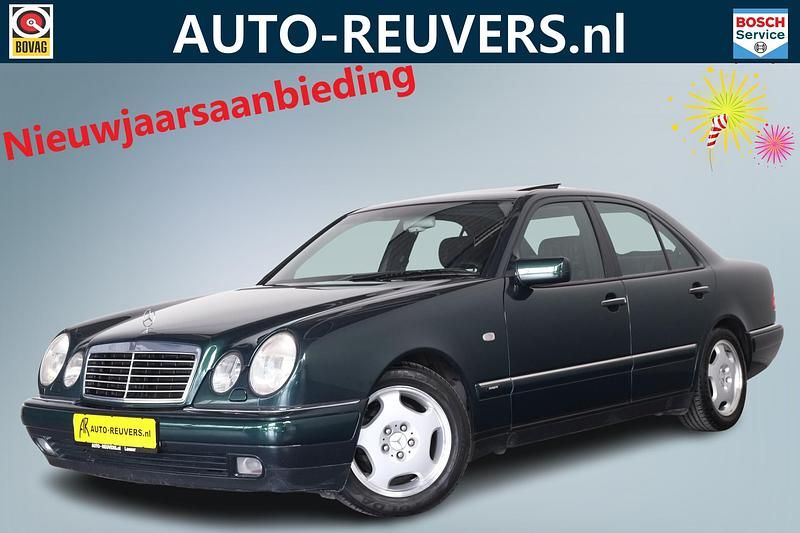 Groen Gebruikt 1996 Mercedes E230 Avantgarde Sedan | € 8.750 - Afbeelding 1/4