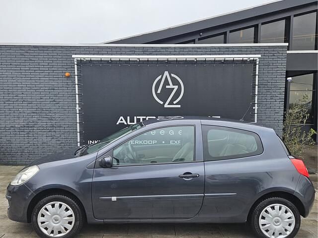Occasion Renault Clio II Expression 75 PK (55 kW) 2006 Grijs Hatchback