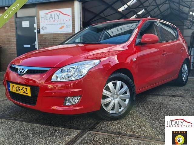 Rood Gebruikt 2007 Hyundai i30 Dynamiq Hatchback | € 2.999 (Eerlijke prijs) - Afbeelding 1/4