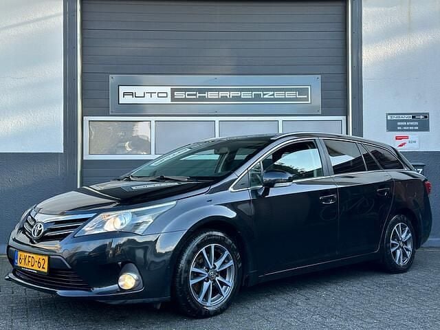 Occasion Toyota Avensis Business Edition 147 PK (108 kW) 2013 Zwart (metallic) Stationwagen