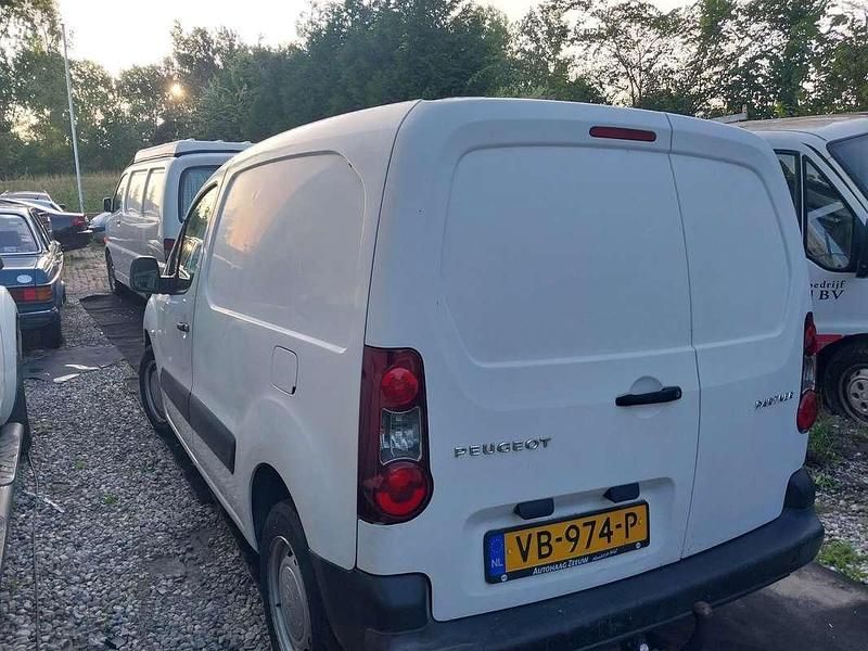 Gebruikt 2013 Peugeot Partner Comfort MPV | € 1.750 - Afbeelding 1/4