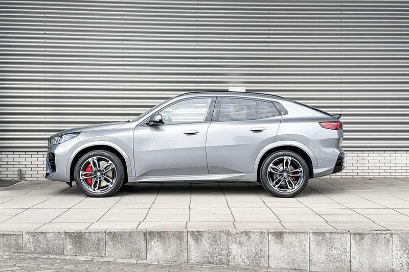 Occasion BMW iX2 M Sport 150 kW (204 PK) 2025 Skyscraper grey metallic (grijs metallic) SUV