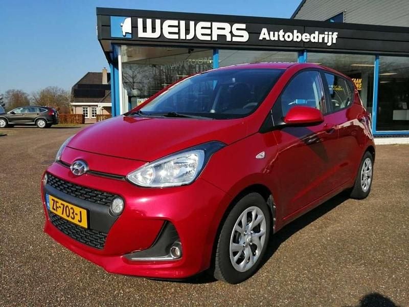Rood Gebruikt 2019 Hyundai i10 Comfort Hatchback | € 9.395 (Eerlijke prijs) - Afbeelding 1/4