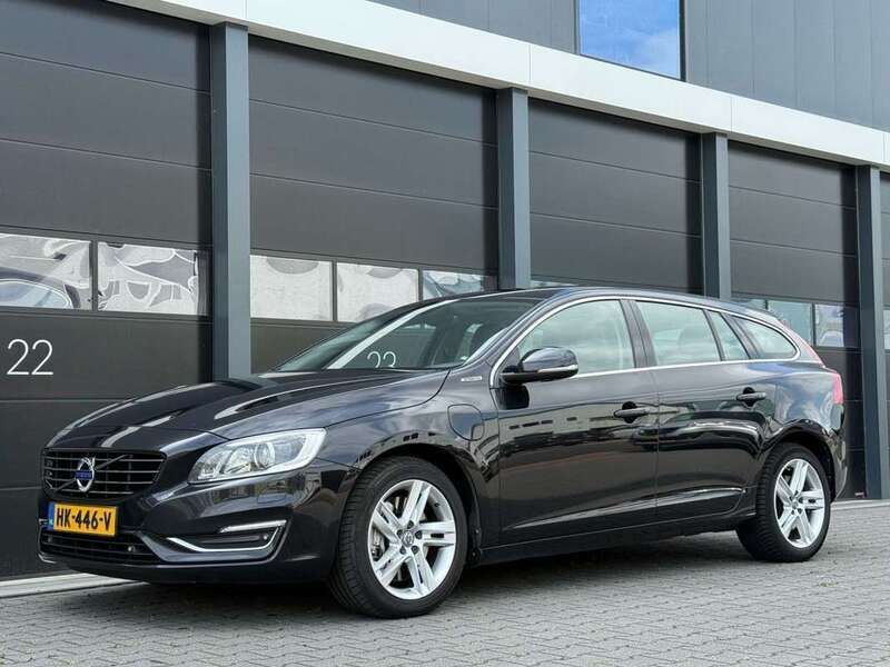 Zwart, metallic lak Gebruikt 2015 Volvo V60 Stationwagen | € 7.450 (Eerlijke prijs) - Afbeelding 1/4