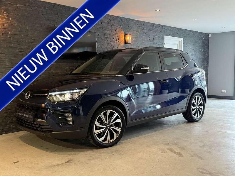Blauw, metallic lak Gebruikt 2020 Ssangyong (KGM) Tivoli SUV | € 18.950 - Afbeelding 1/4