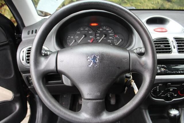 Occasion Peugeot 206 75 PK (55 kW) 2005 Zwart Hatchback