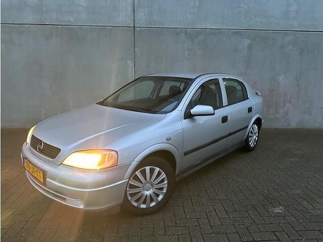 Occasion Opel Astra Edition 101 PK (74 kW) 2002 Grijs Hatchback