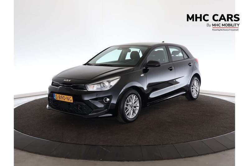 Zwart Gebruikt 2023 Kia Rio Hatchback | € 19.900 (Eerlijke prijs) - Afbeelding 1/4
