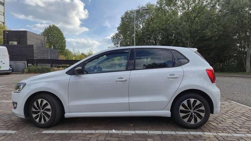Wit Gebruikt 2016 VW Polo Edition Hatchback | € 8.500 (Goede deal) - Afbeelding 1/4