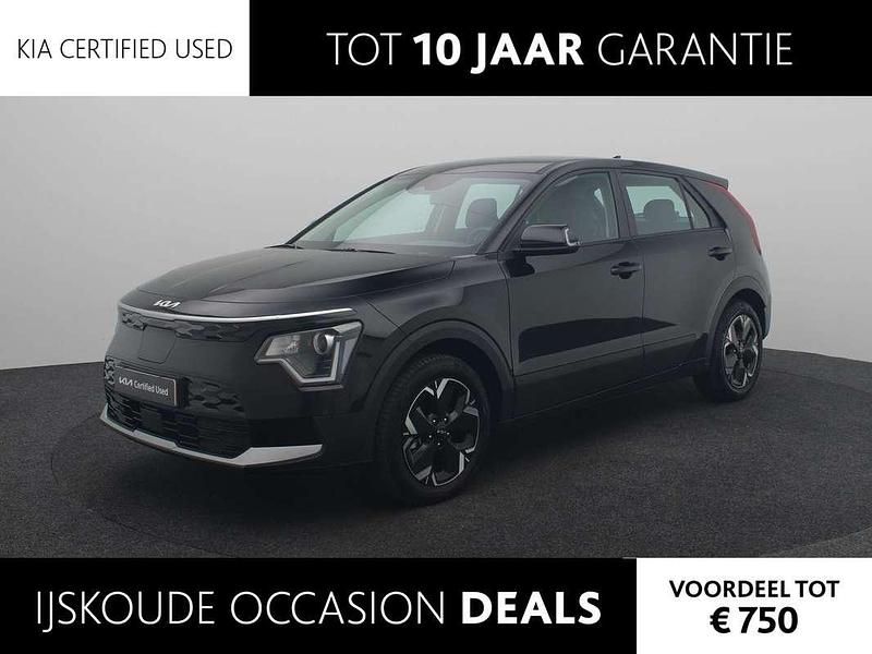 Zwart, metallic lak Occasion 2024 Kia e-Niro Light SUV | € 29.440 (Goede deal) - Afbeelding 1/4
