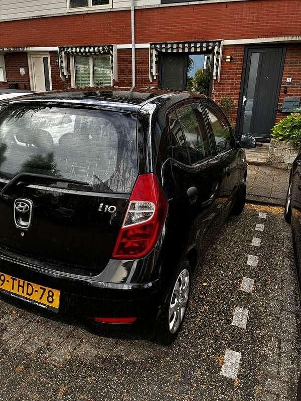 Zwart Gebruikt 2012 Hyundai i10 Hatchback | € 2.995 (Goede deal) - Afbeelding 1/4