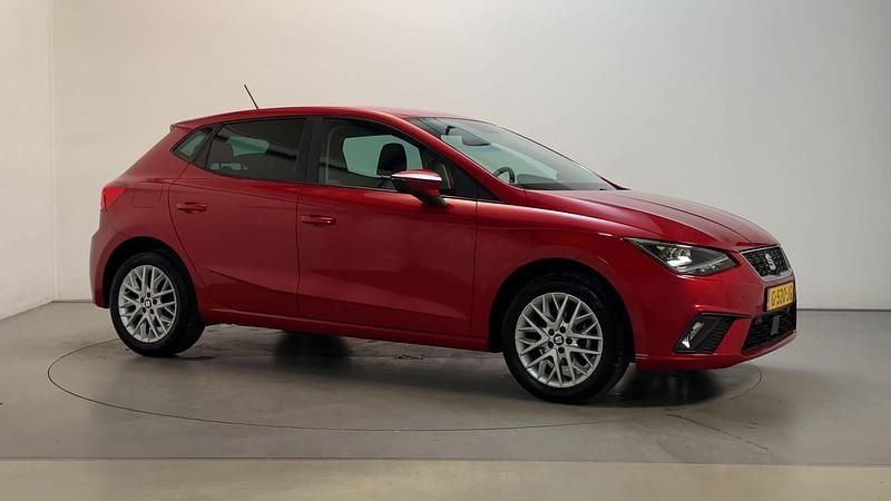 Occasion Seat Ibiza Business 2019 Rood Hatchback
