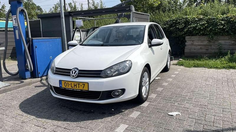 Gebruikt 2010 VW Golf VI Comfortline Sedan | € 4.950 (Eerlijke prijs) - Afbeelding 1/4
