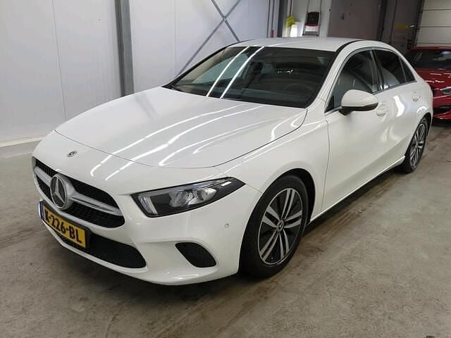 Wit Gebruikt 2020 Mercedes A180 Luxury Sedan | € 20.850 (Super prijs) - Afbeelding 1/3