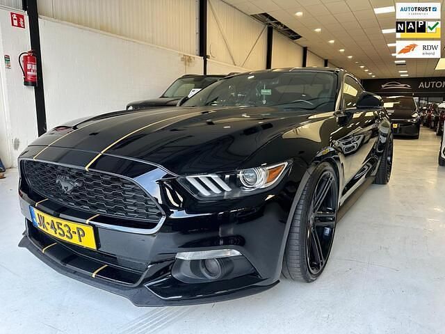 Zwart Gebruikt 2016 Ford Mustang Fastback Coupé | € 34.950 - Afbeelding 1/4
