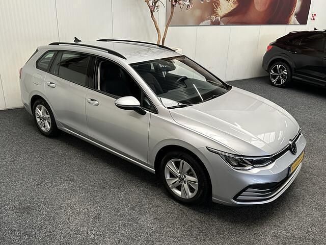 Occasion VW Golf VIII Business 111 PK (81 kW) 2022 Grijs (metallic) Stationwagen