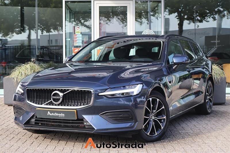 Blauw Occasion 2020 Volvo V60 Momentum Stationwagen | € 23.700 (Super prijs) - Afbeelding 1/4
