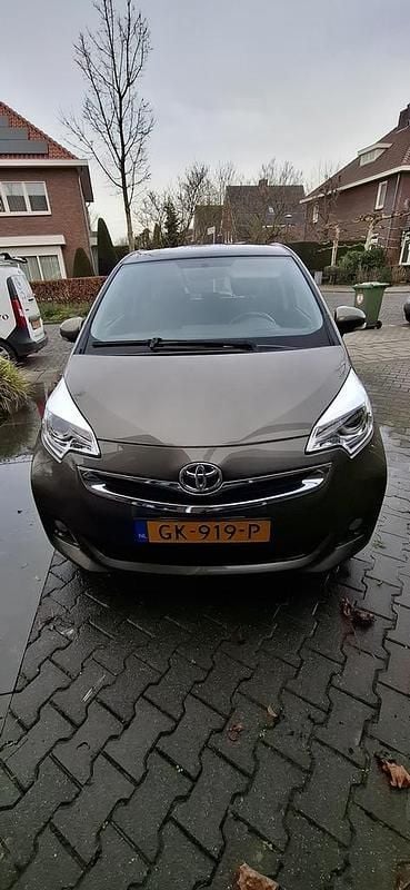 Occasion 2015 Toyota Verso-S MPV | € 10.999 (Eerlijke prijs) - Afbeelding 1/4