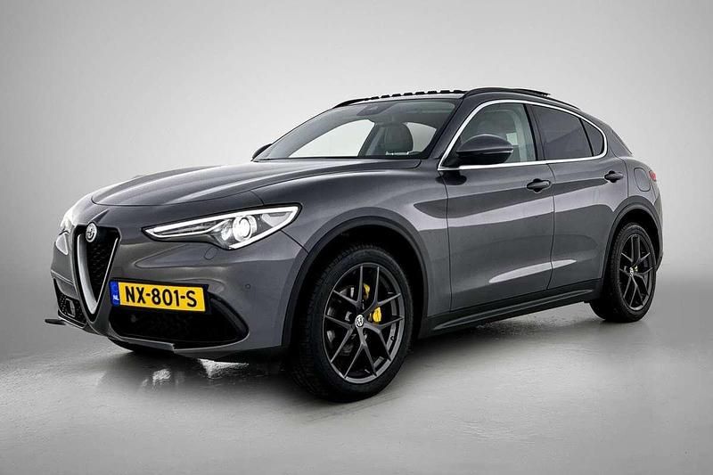 Grijs Gebruikt 2017 Alfa Romeo Stelvio SUV | € 23.995 (Eerlijke prijs) - Afbeelding 1/3