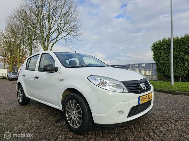 Wit Gebruikt 2010 Dacia Sandero Hatchback | € 1.799 (Super prijs) - Afbeelding 1/4