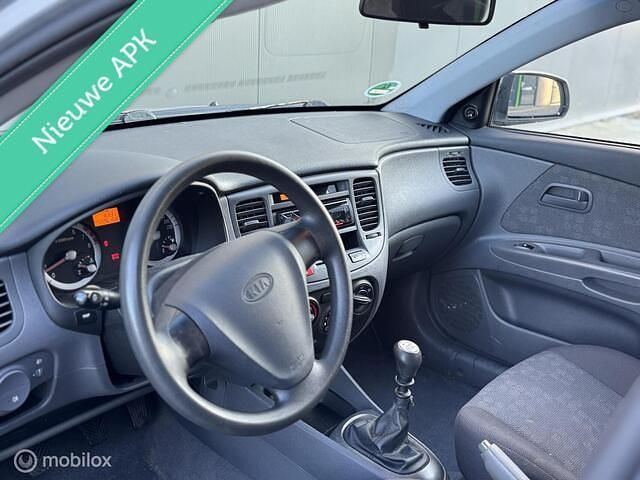 Occasion Kia Rio 97 PK (71 kW) 2006 Grijs Hatchback