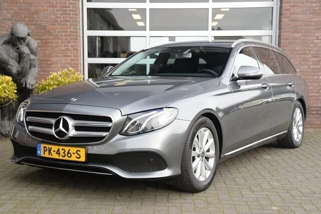 Grijs Gebruikt 2017 Mercedes 200 Business Stationwagen | € 19.950 (Duur) - Afbeelding 1/4