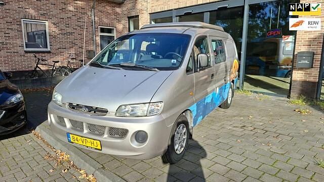 Zilver Gebruikt 2000 Hyundai H 200 Van | € 7.250 - Afbeelding 1/4