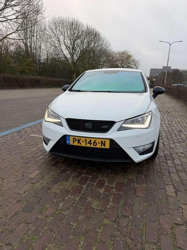 Wit Occasion 2011 Seat Ibiza CUPRA MPV | € 5.250 (Super prijs) - Afbeelding 1/4