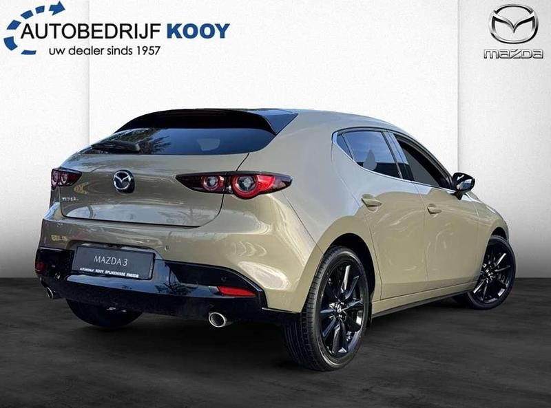 Nieuw Mazda 3 Nagisa 140 PK (102 kW) 2025 Groen Hatchback