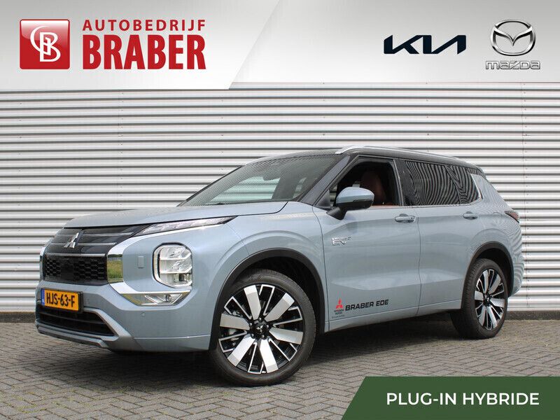 Donker grijs Nieuw 2025 Mitsubishi Outlander P-HEV Instyle SUV | € 62.750 (Iets duurder) - Afbeelding 1/4