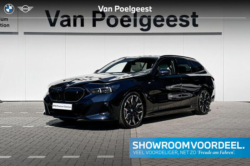 M carbonschwarz Nieuw 2025 BMW i5 M Sport Sedan | € 97.556 (Eerlijke prijs) - Afbeelding 1/4