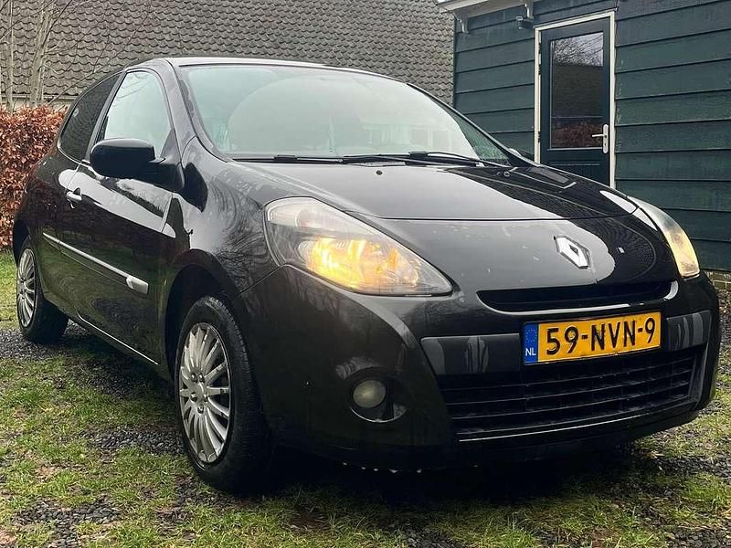 Occasion Renault Clio II Authentique 75 PK (55 kW) 2010 Zwart Hatchback