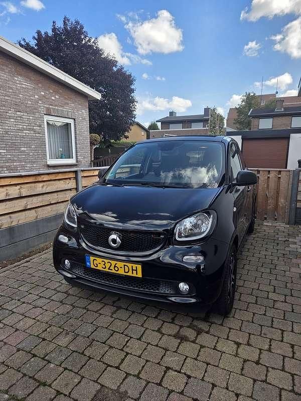 Zwart Gebruikt 2016 Smart ForFour Passion Sedan | € 11.500 (Iets duurder) - Afbeelding 1/4