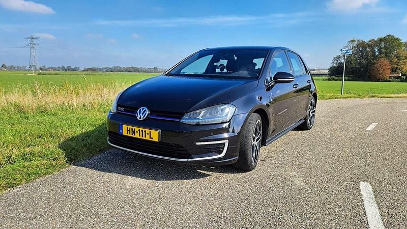 Zwart Gebruikt 2016 VW Golf VII GTE Stationwagen | € 9.750 (Eerlijke prijs) - Afbeelding 1/4