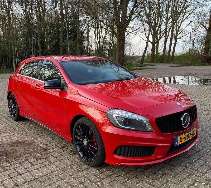 Rood Gebruikt 2015 Mercedes A180 Ambition Stationwagen | € 11.900 (Super prijs) - Afbeelding 1/4