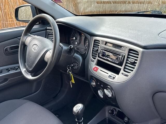 Occasion Kia Rio 97 PK (71 kW) 2007 Zwart Hatchback