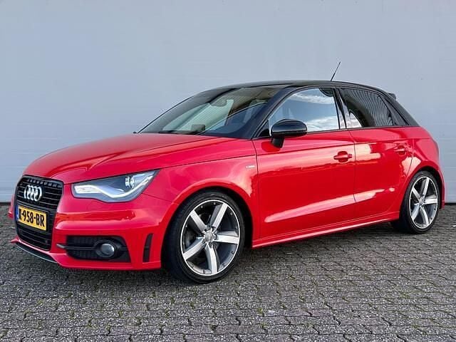Rood Gebruikt 2014 Audi A1 S-Line Hatchback | € 12.950 (Eerlijke prijs) - Afbeelding 1/4